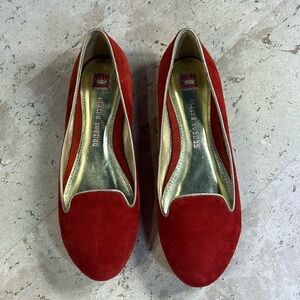 Elain Turner flats. Size 6. Red suede.